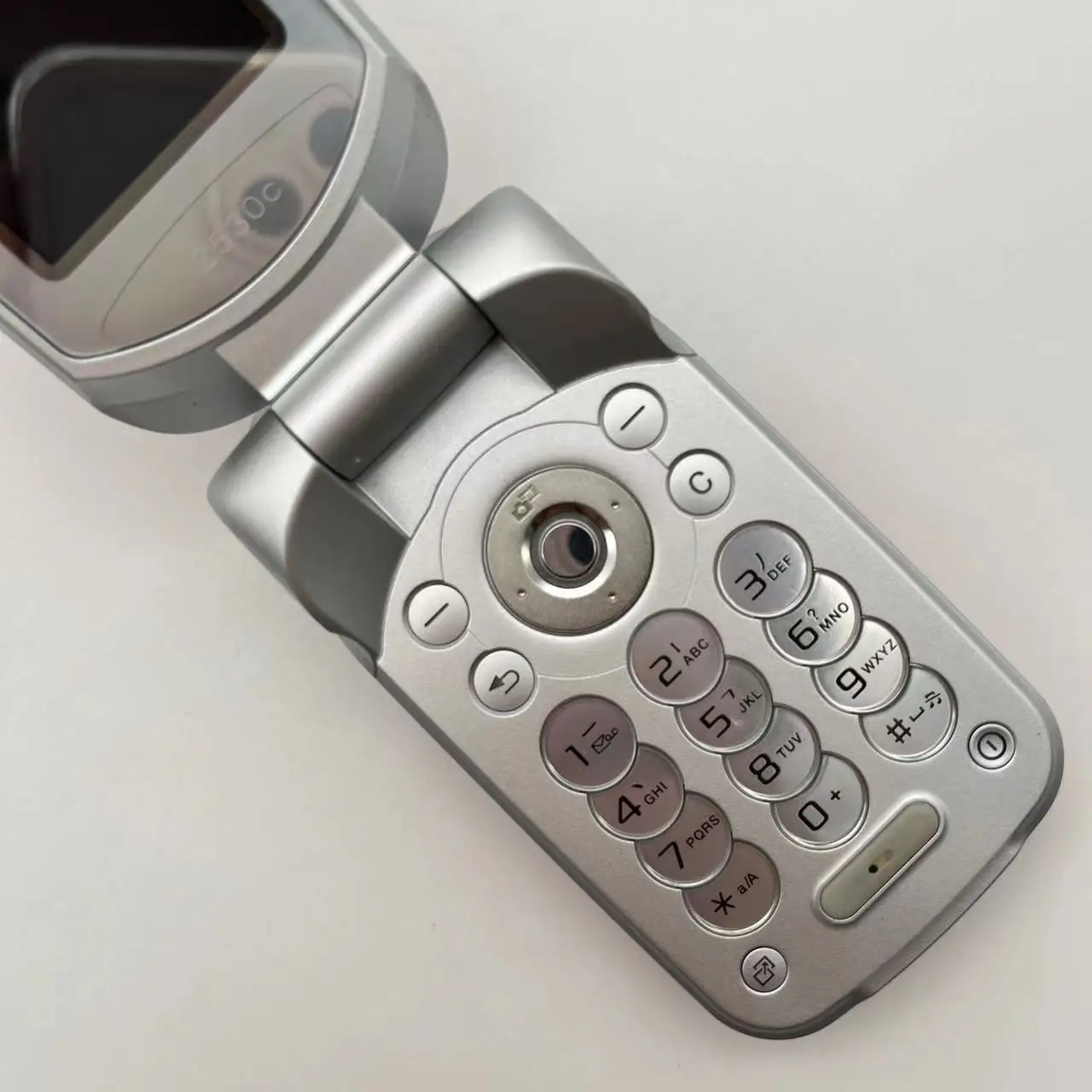 sony ericsson z530 refurbised 1 8 z530i 2g gsm mobile phone 0 3mp bluetooth fm cheap cellphone free global shipping