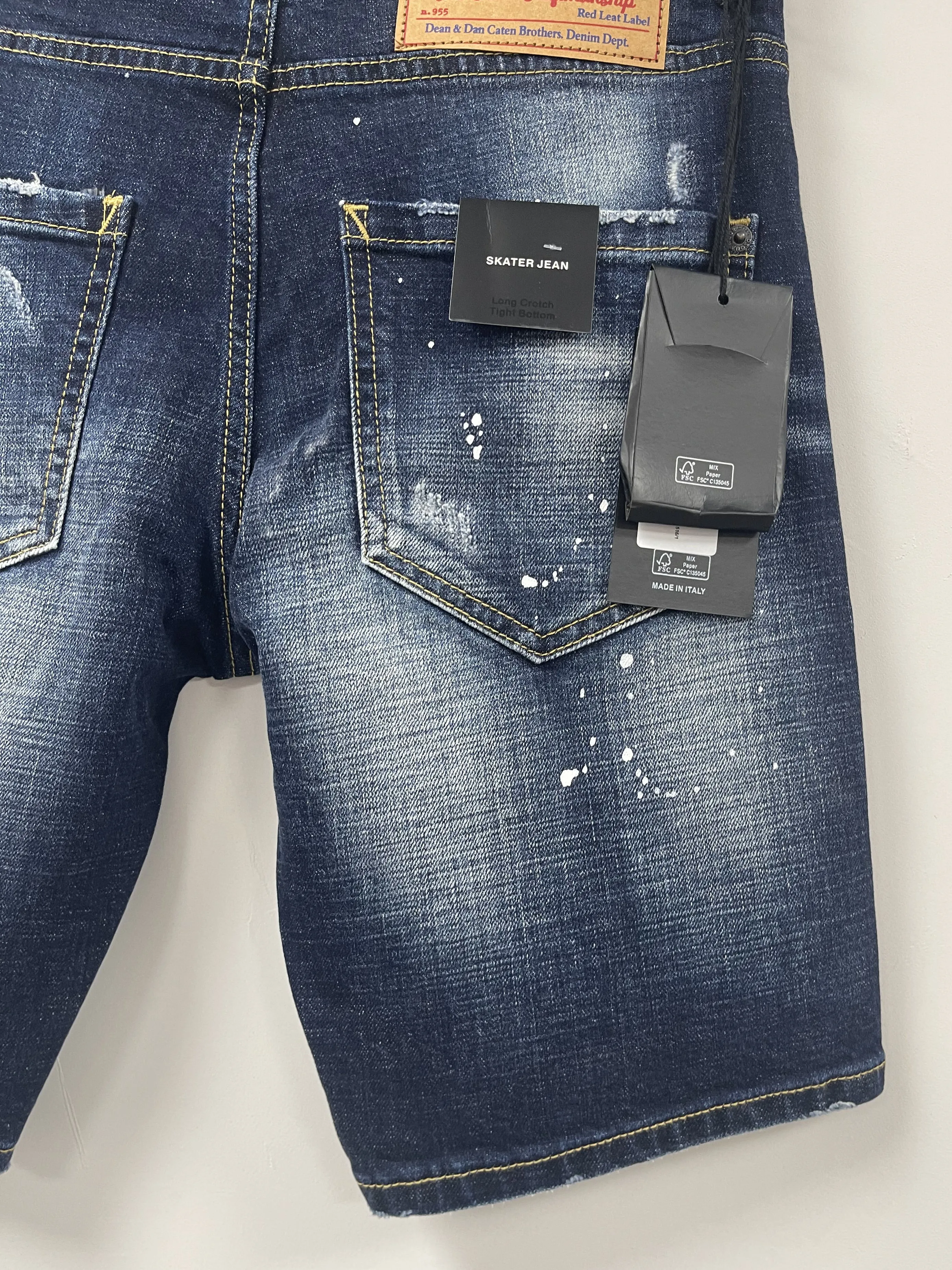 2024 весна/лето новые джинсы D2 модные мужские потертые царапанные с заплатками