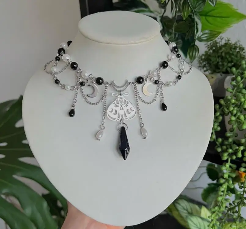 Ожерелье ручной работы из нержавеющей стали с изображением моли и Луны/Y2k Indie Jewelry сказочное ожерелье из черного бисера