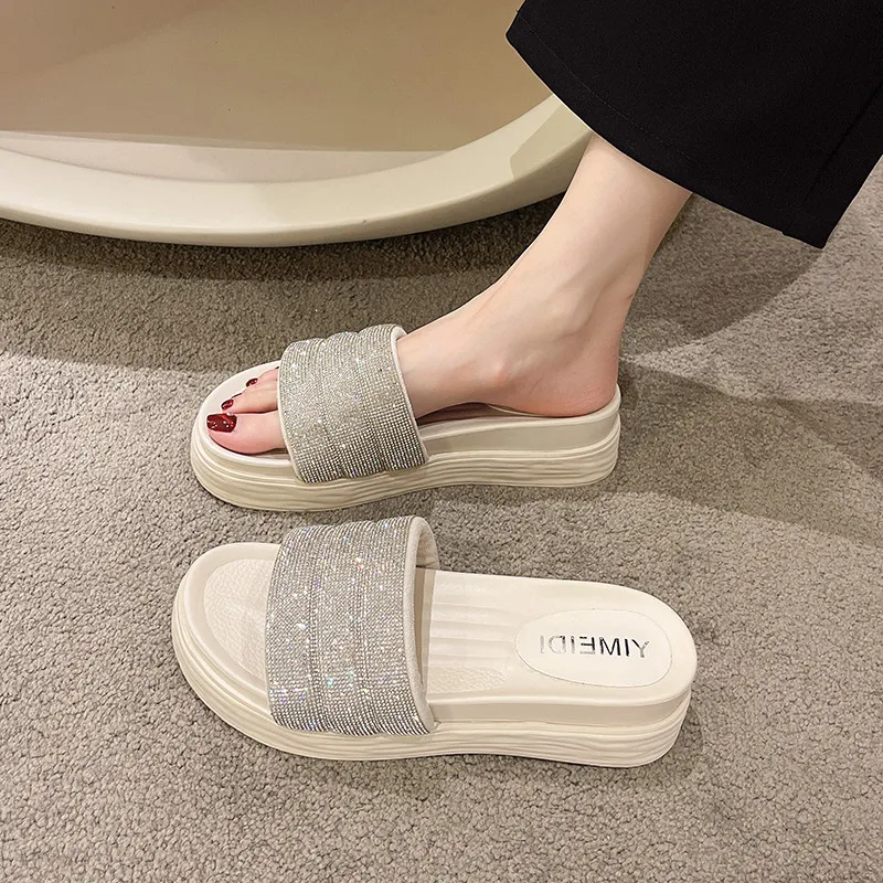 

Glitter Slides Rubber Slippers Flat Shoes Female Platform Slipers Women Med Jelly Soft 2022 Summer Beach Crystal PU Shoes Summer