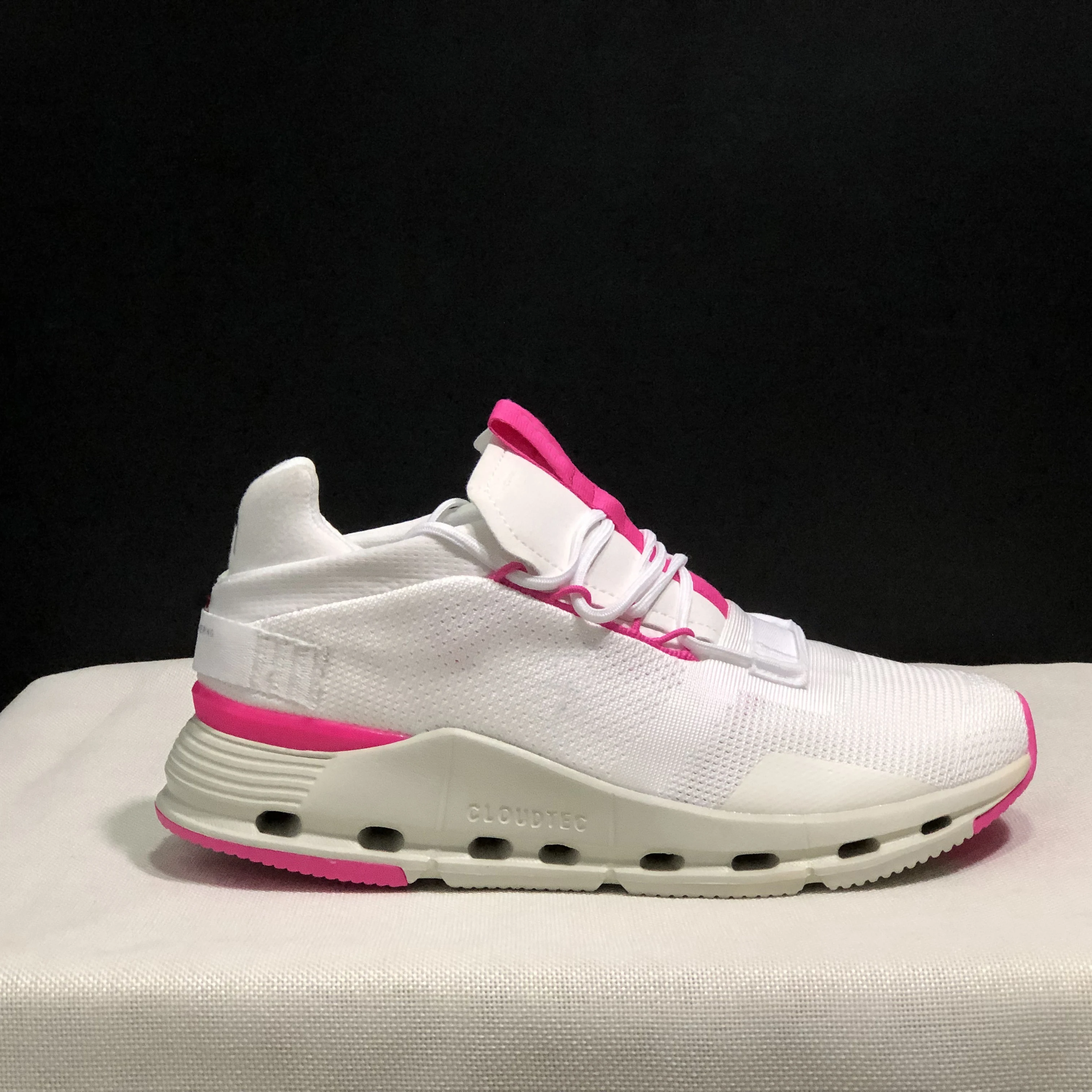 Кроссовки унисекс воздухопропускающие