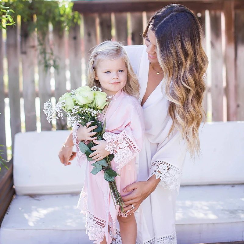 

YUXINBRIDAL Bridal Robe Wedding Rayon Cotton Lace Robe Bridesmaid Robe Sister Of The Bride Knee-Length Night Dress Flower Girl