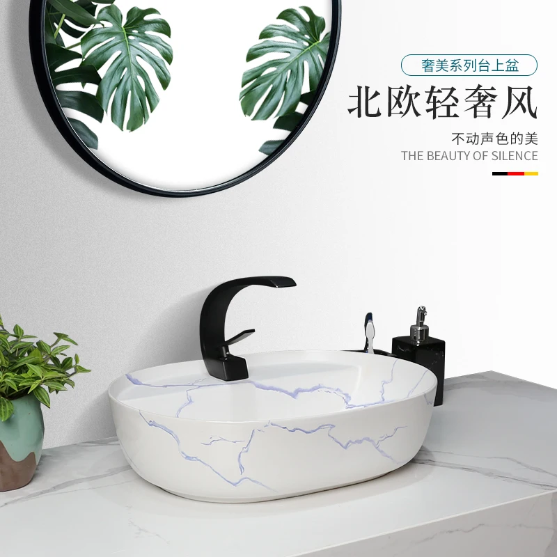 Скандинавская керамическая плитка с белым мраморным узором | Обустройство дома