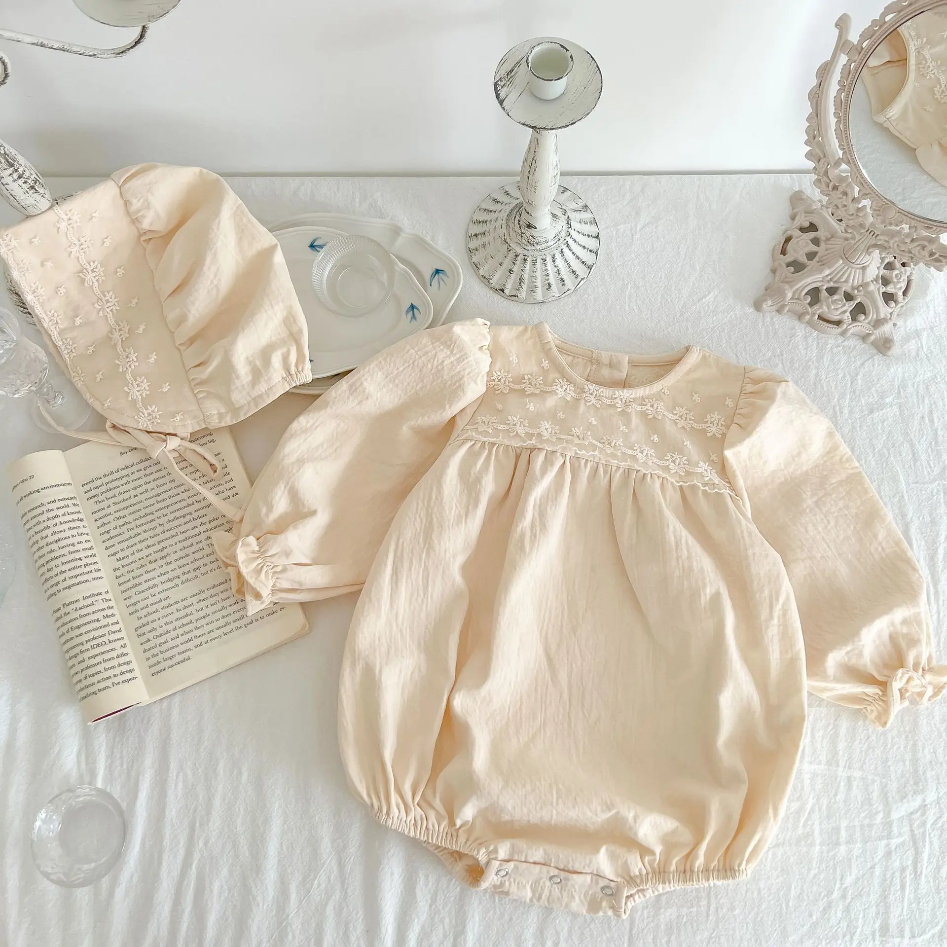 

2022 Autumn New Boy Toddler Long Sleeve Romper Girl Baby Pure Color Loose Jumpsuit And Lace Cap 2pcs Infant Casual One-picece