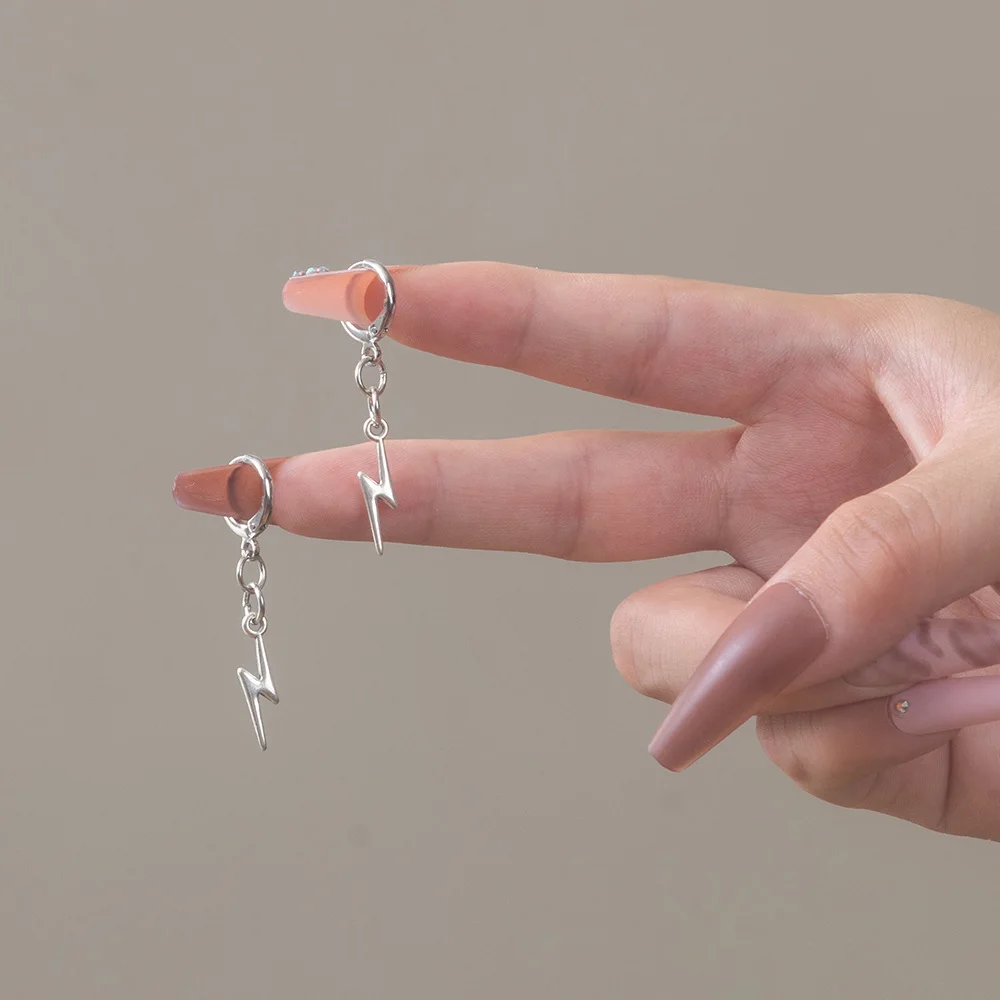 Серьги-подвески Y2K в форме светящегося болта для женщин, простые и универсальные серьги для женщин, ювелирные изделия