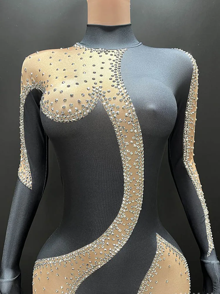 Высококачественный эластичный комбинезон контрастного цвета со стразами 2024