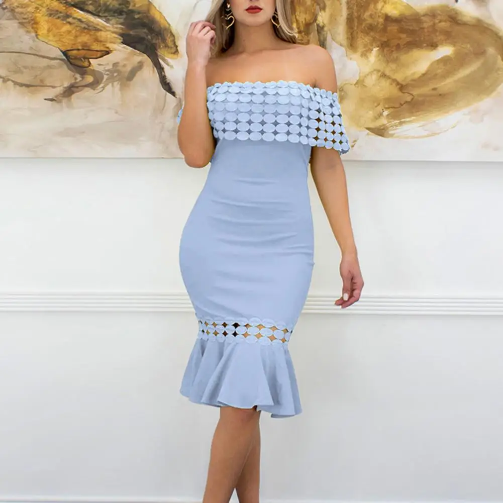 Летнее женское платье средней длины элегантное соблазнительное облегающее со