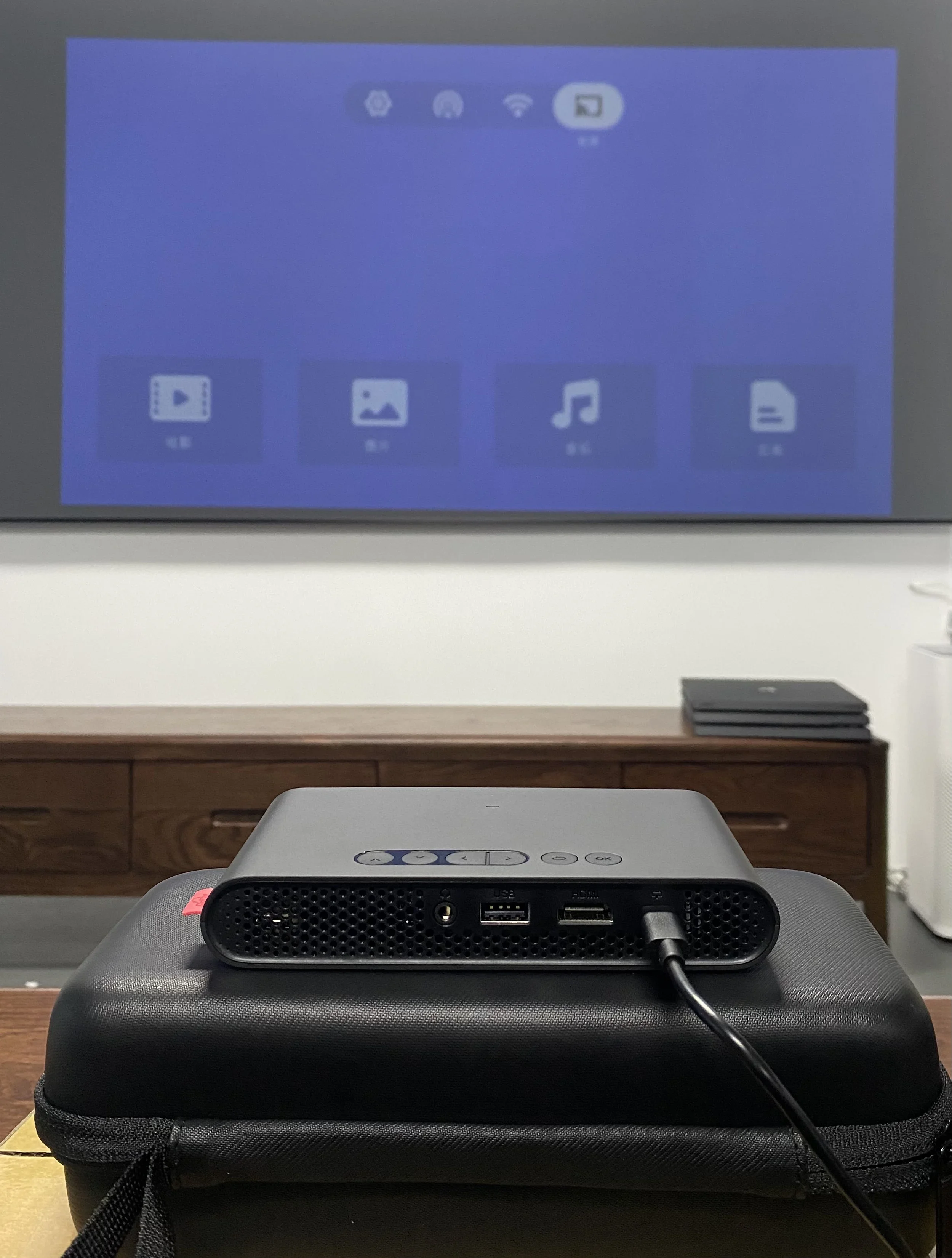 Карманный лазерный проектор Fengmi P1 мини-проектор