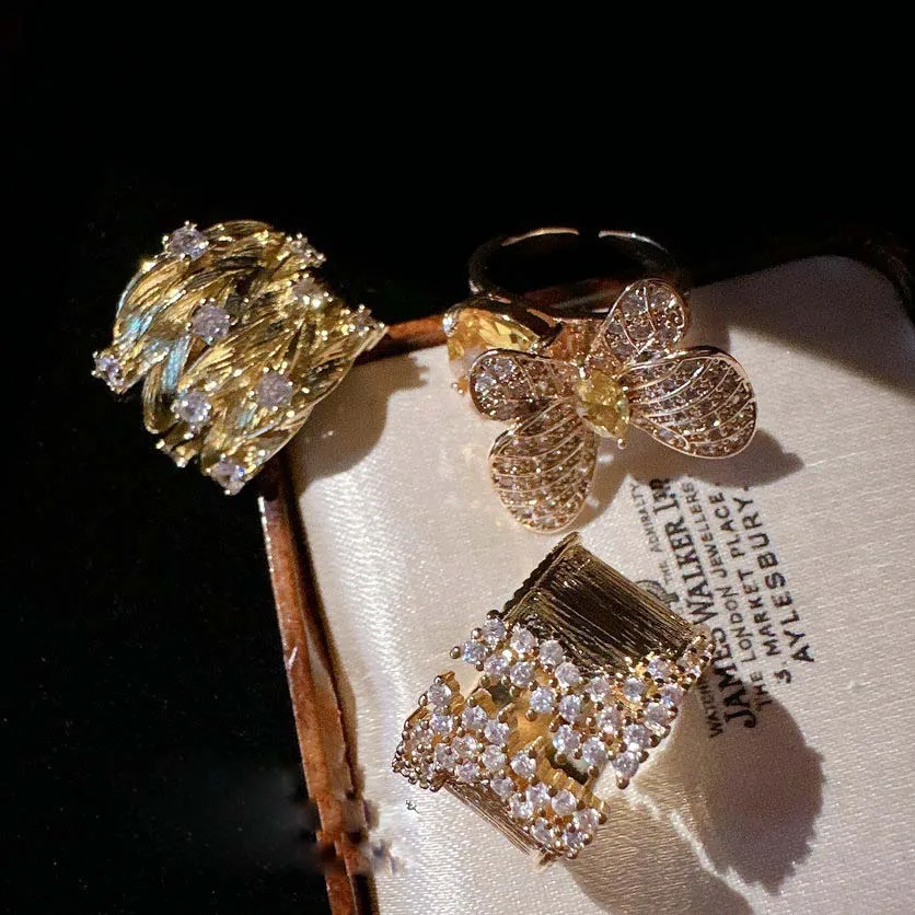 

Women Austrian vine gemstone ring Vintage plated 18K gold starry butterfly zircon