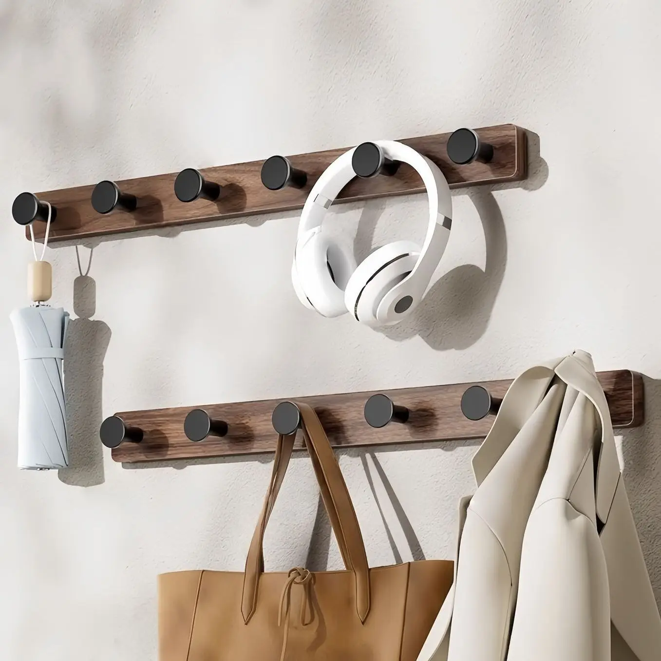 

Вешалка из ореха