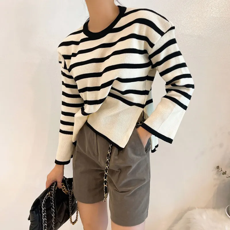 

Женский свитер в полоску, Свободный Повседневный трикотажный топ с баской, Осень-зима 2022