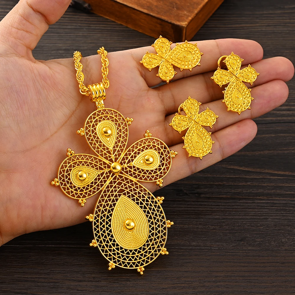 Женский комплект из колье серёг и кольца с кулоном в виде креста