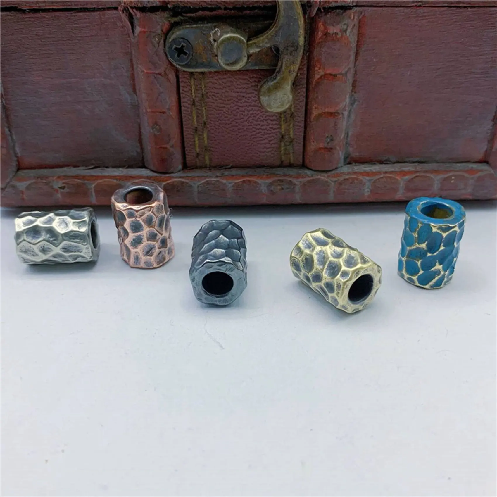 

Латунный узор молотка цилиндрический нож бусина Зонт веревка Подвеска Сделай Сам Открытый фонарик Зонт веревка аксессуары-D