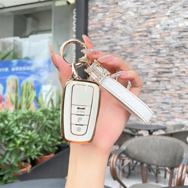 

Car Key Case Luxury Brand Cover Shell Fob For 2021 TOYOTA Rav4 Corolla CHR Verso Hilux Chaveiro Keychains Women Men Accessories