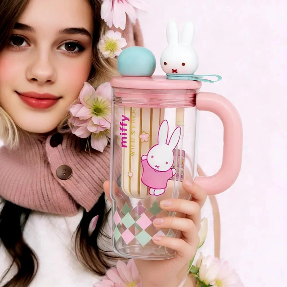 Фото В наличии: Оригинальный стакан-термос Miffy Tritan с милым кроликом, с заварником для чая и соломинкой, портативная бутылка для воды 760 мл, подарки на день рождения №4
