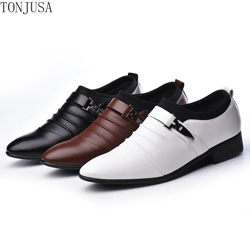 

Man Flat Classic Men Dress Shoes PU Leather Wingtip Carved Italian Formal Oxford Plus Size 38-48 for Winter