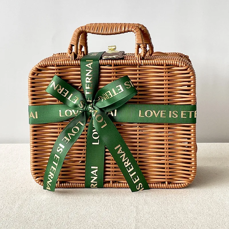 

2022 New 14-inch Retro Bamboo Gift Suitcase