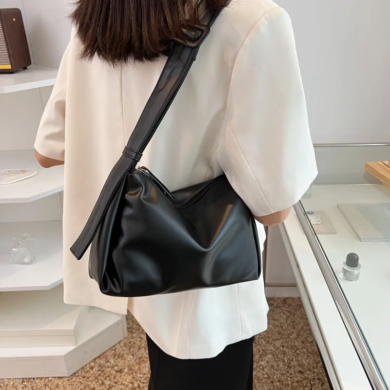 

2022 New Summer Women's Bag All-match PU Leather Underarm Shoulder Handbags Fashion Simple Casual Retro Solid Color