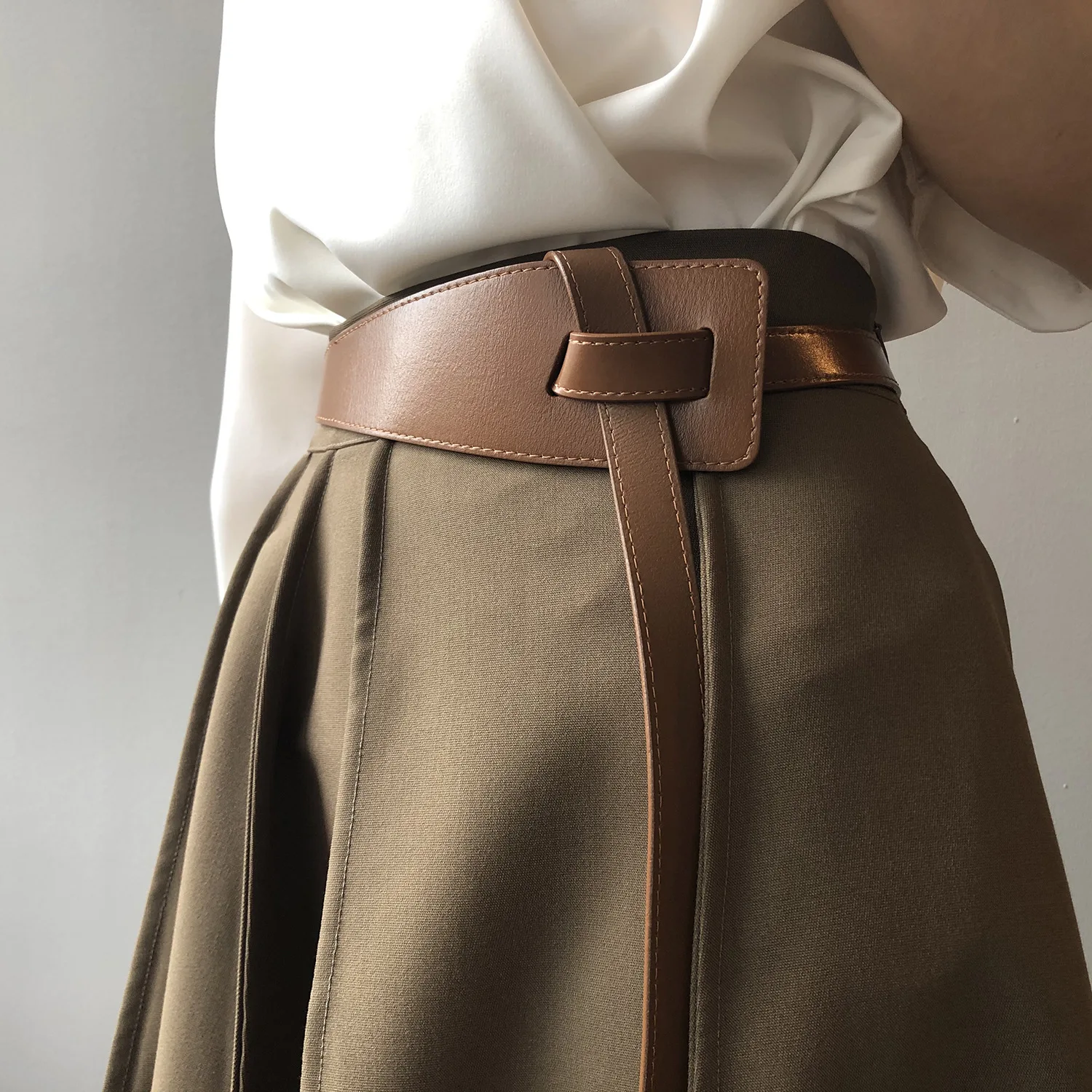 

Skinny Temperament PU Leather Belt Women's Personality Knot Buckle Windbreaker Waist Skirt Skirt Accessories