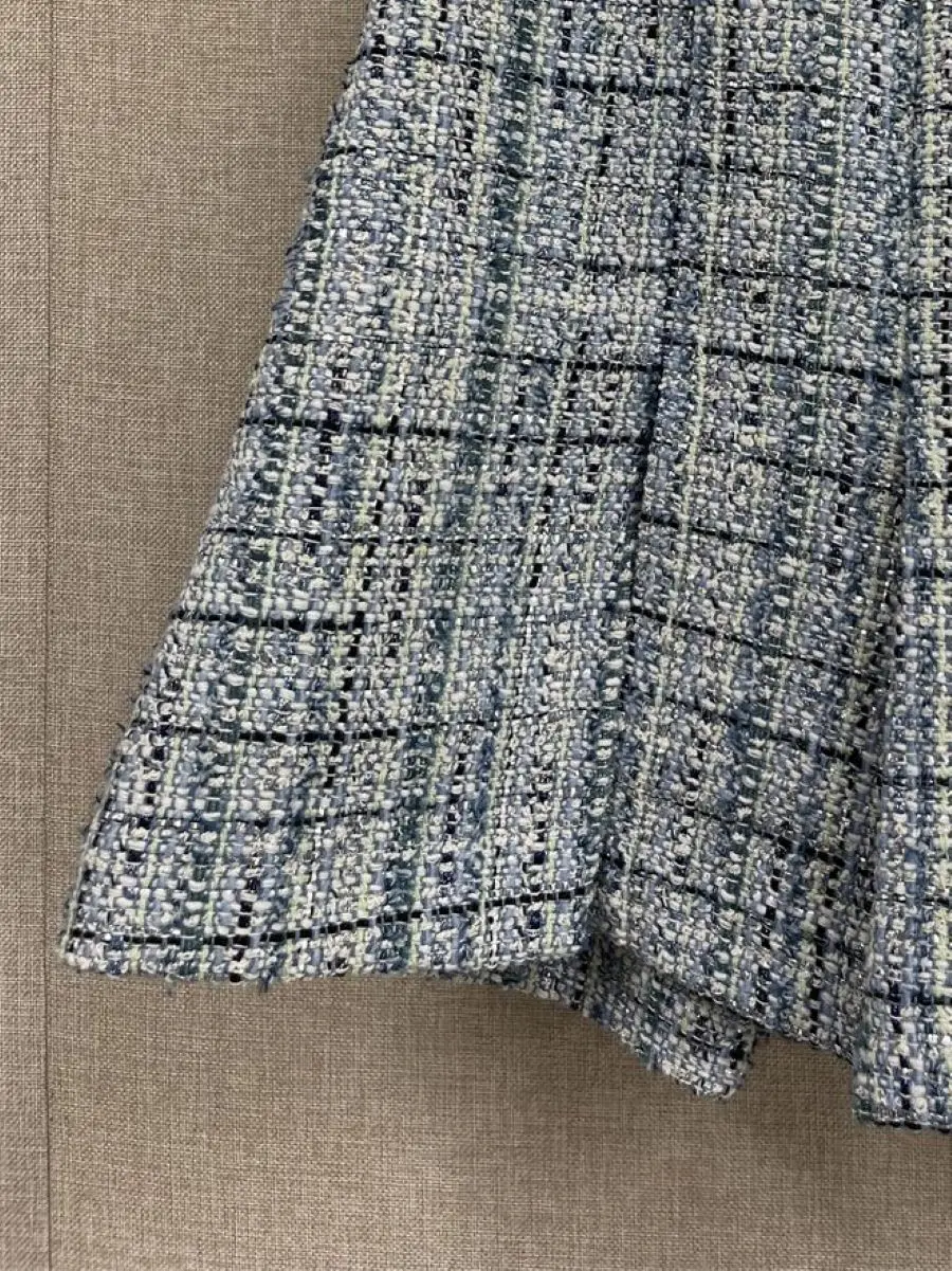 

Women's Plaid Pleated Split A-Line High Waist Office Lady Tweed Mini Skirt