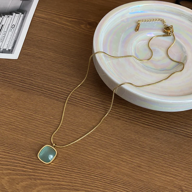 Цепочка Женская из нержавеющей стали ожерелье золотого цвета с светло-зеленым