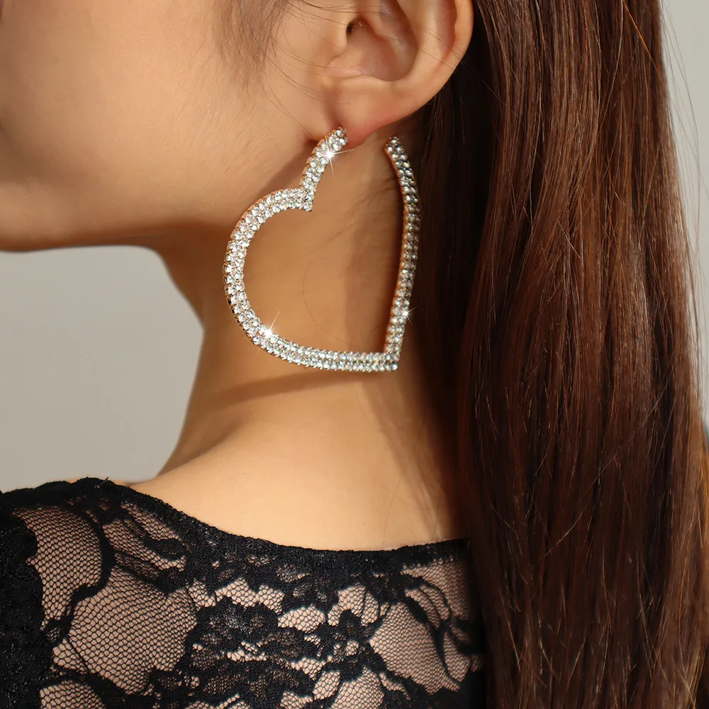 

Elegant Woman Rhinestone Heart-shaped Party Earrings