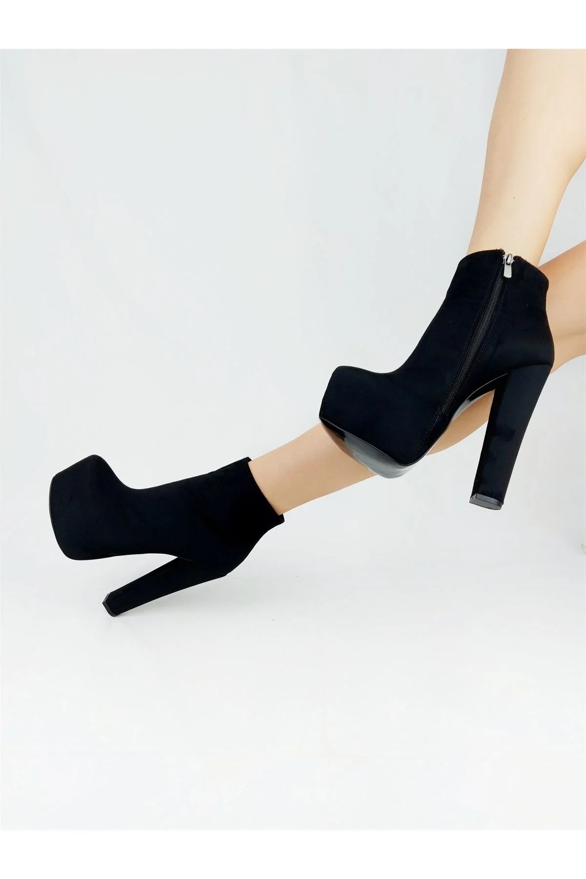 

Tailstock Black Suede High-Heeled Boots