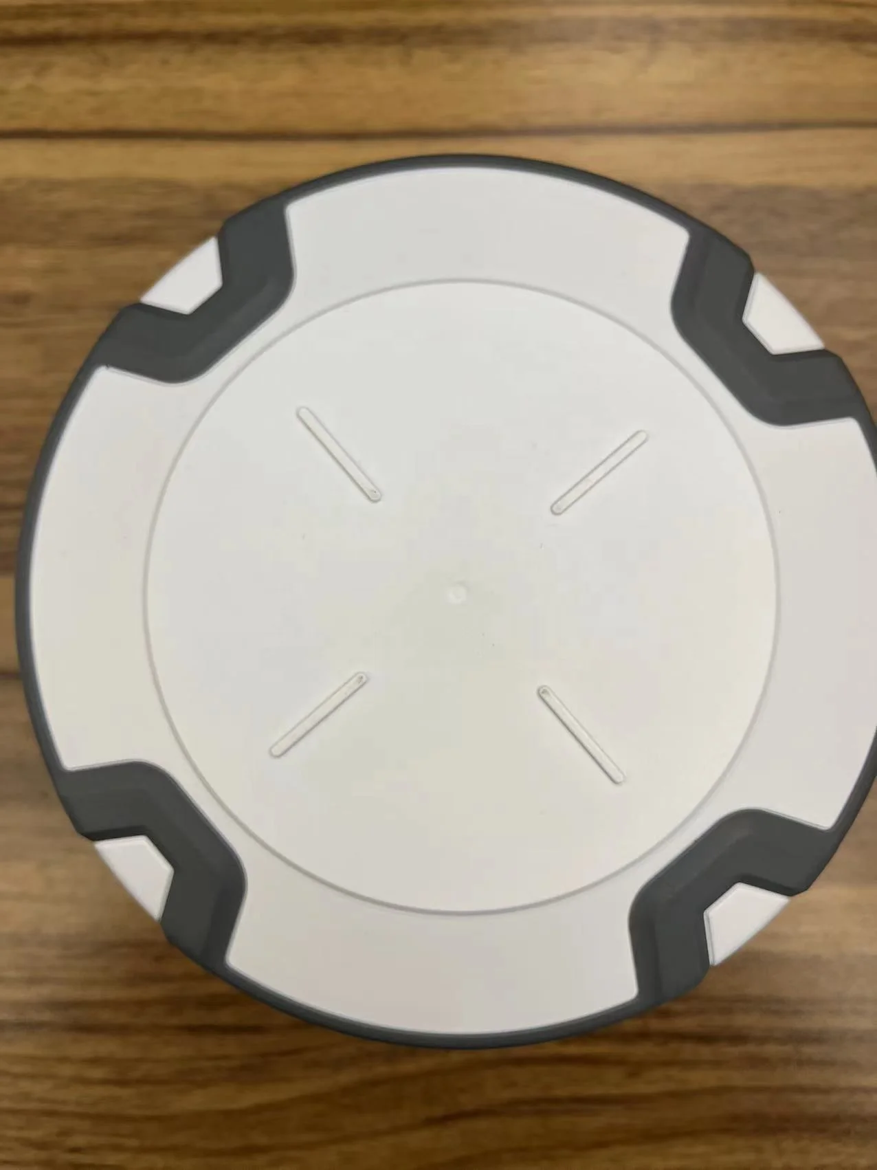 Рисунок 6 - Приемник Hi-target GNSS V90 с несколькими