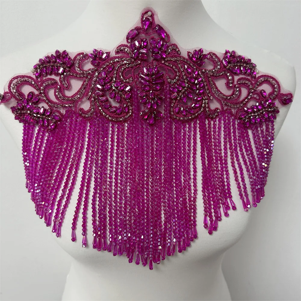 Блестящие нашивки на воротник