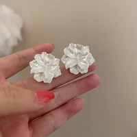 2022 new elegant white flower stud earrings for women fresh temperament advanced sense simple korean fashion trend jewelry gifts