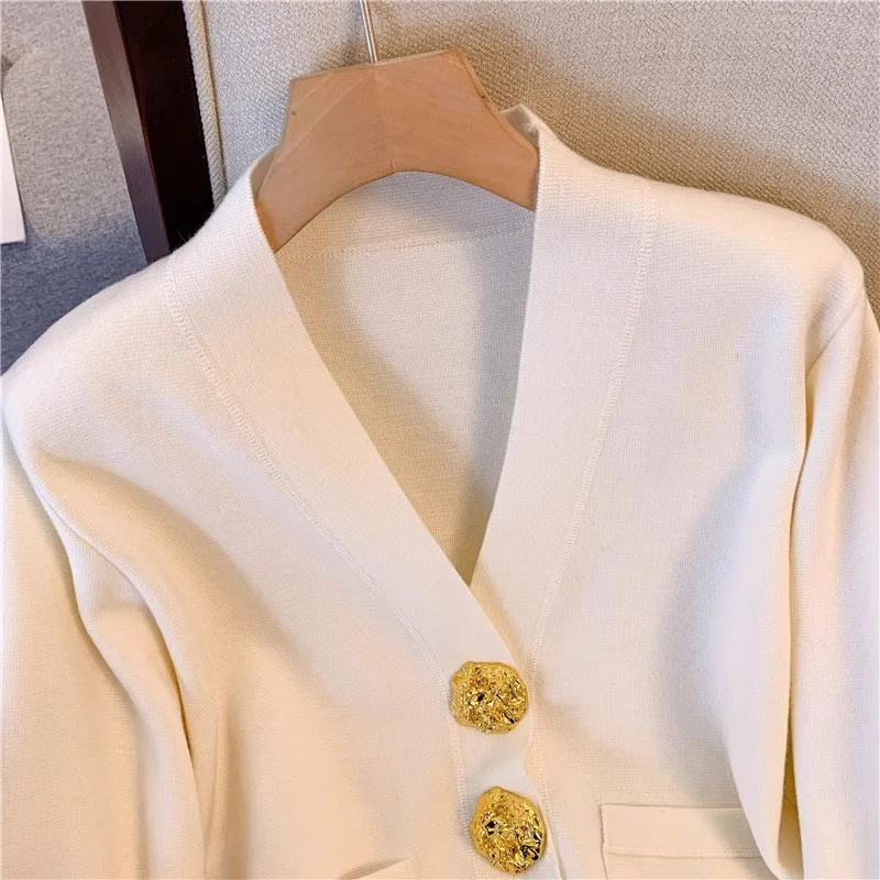 Женский трикотажный кардиган с V-образным вырезом длинным рукавом