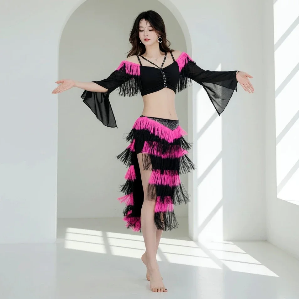 Фото Костюм для танцев Belly Dance: комплект из 2 предметов (топ и юбка) с бахромой, контрастными цветами и блестящими вставками для сольных выступлений. №1