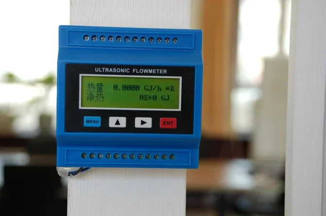 Модульный ультразвуковой расходомер TUF-2000M внешний зажим внешнее крепление