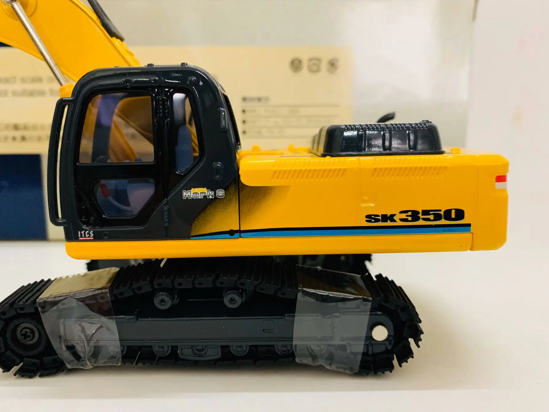 Kobelco Acera Mark 8 SK350 экскаватор желтого цвета масштаб 1/43 литые модели новинка в