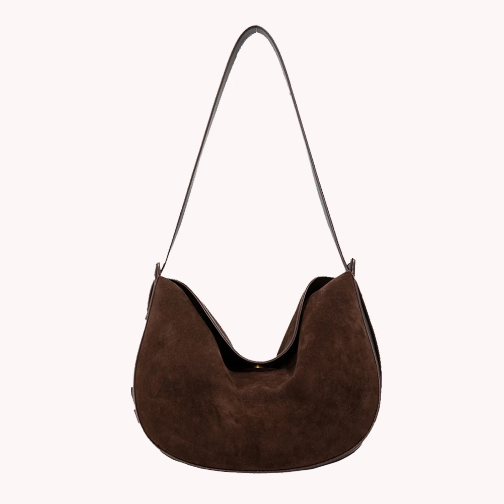 Женская замшевая сумка на плечо однотонная в форме полумесяца через с магнитной