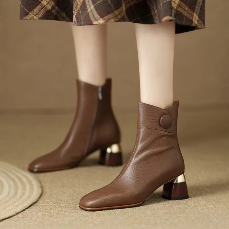 

Женские короткие сапоги для верховой езды из искусственной кожи, на толстом каблуке, с острым носком, новая коллекция осенней коллекции 22 года, Модные женские повседневные сапоги на платформе с боковой молнией