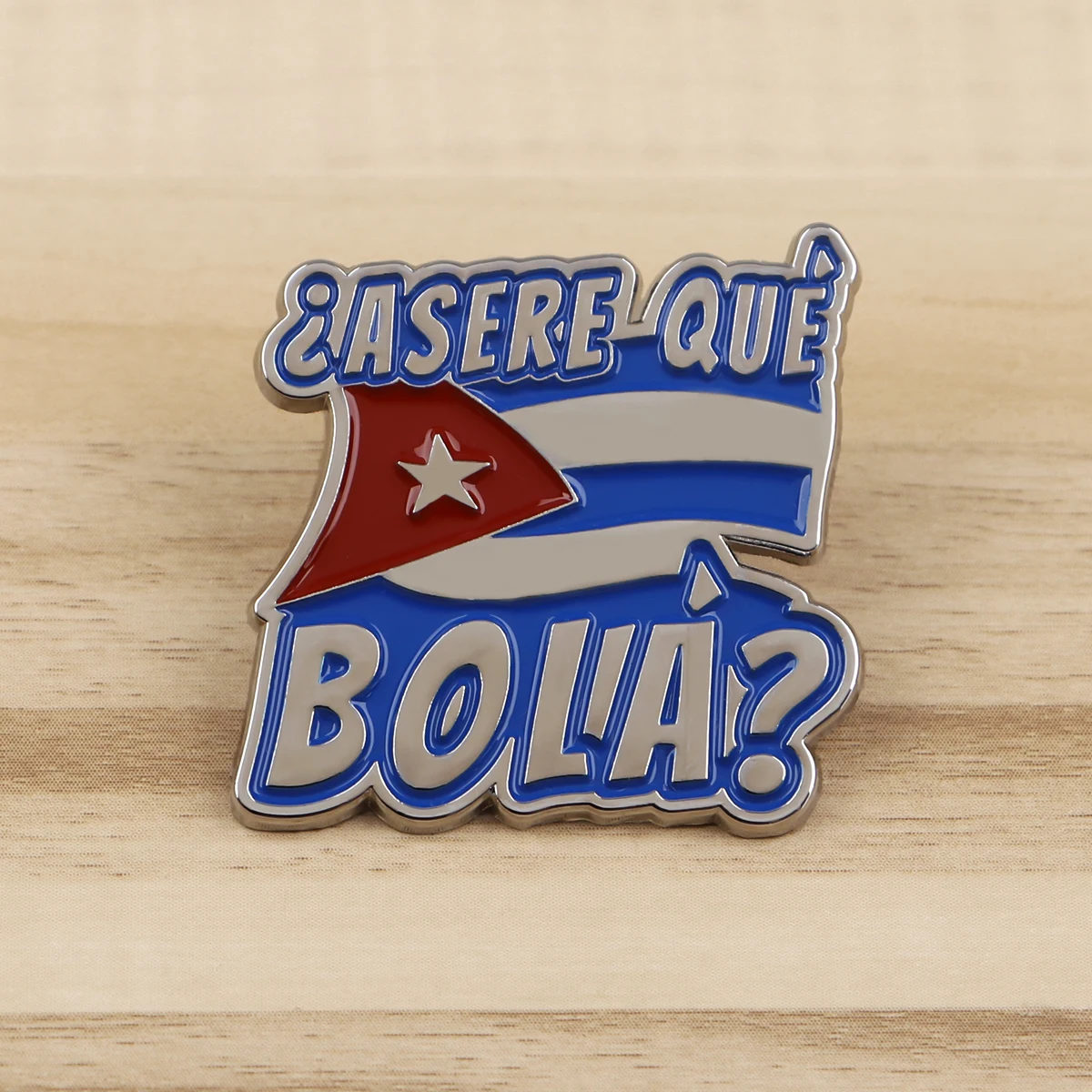 Металлическая эмалированная булавка с кубинским государственным флагом для