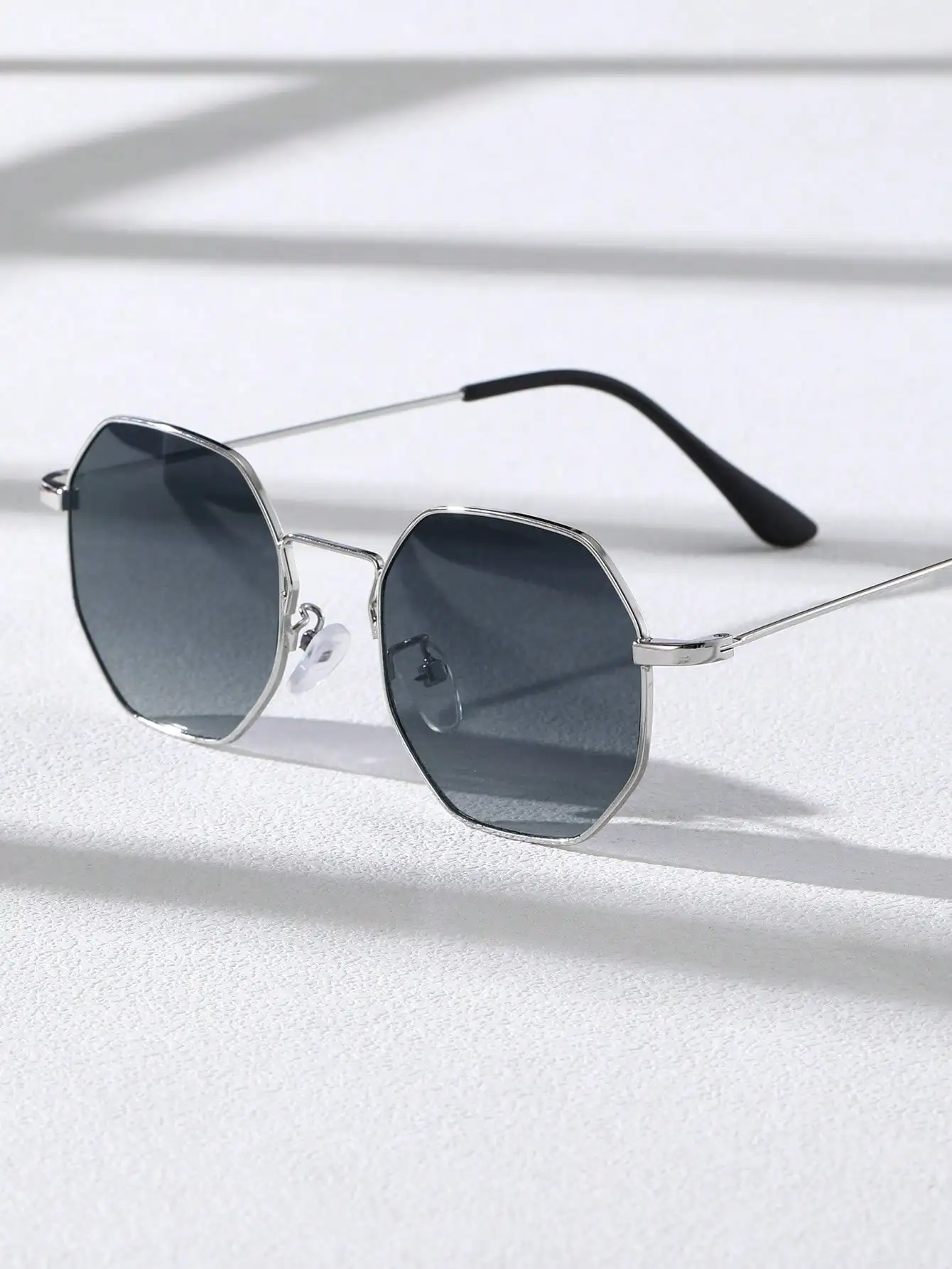 1 пара унисекс рутинных модных солнцезащитных очков в металлической