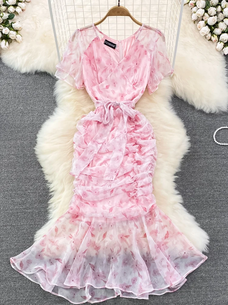 

Женское летнее платье с V-образным вырезом и высокой талией