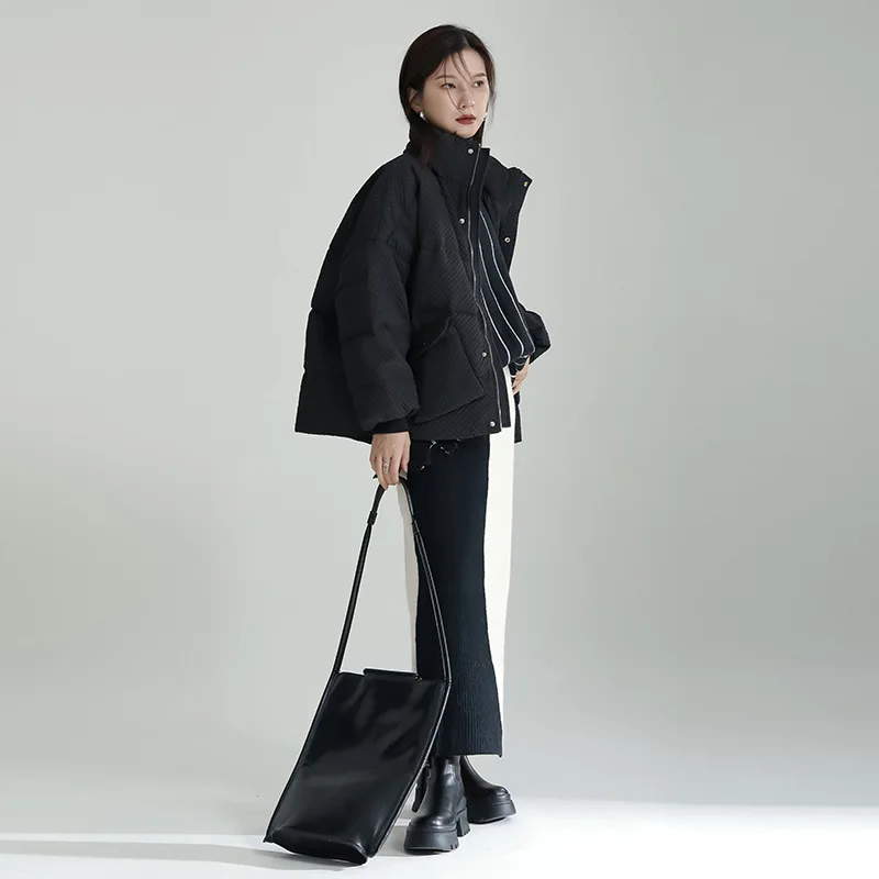 2022 Winter New Simple Designer Models White Duck Down Jacket Stand Collar Short Zipper Diamond Check Jacket