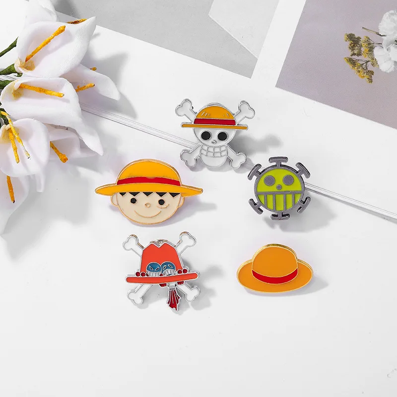 

Japanese Anime One Piece Enamel Pins Skull straw hat Brooch D. Luffy Bag Lapel Badge Childhood Cartoon Jewelry Gift for Friends