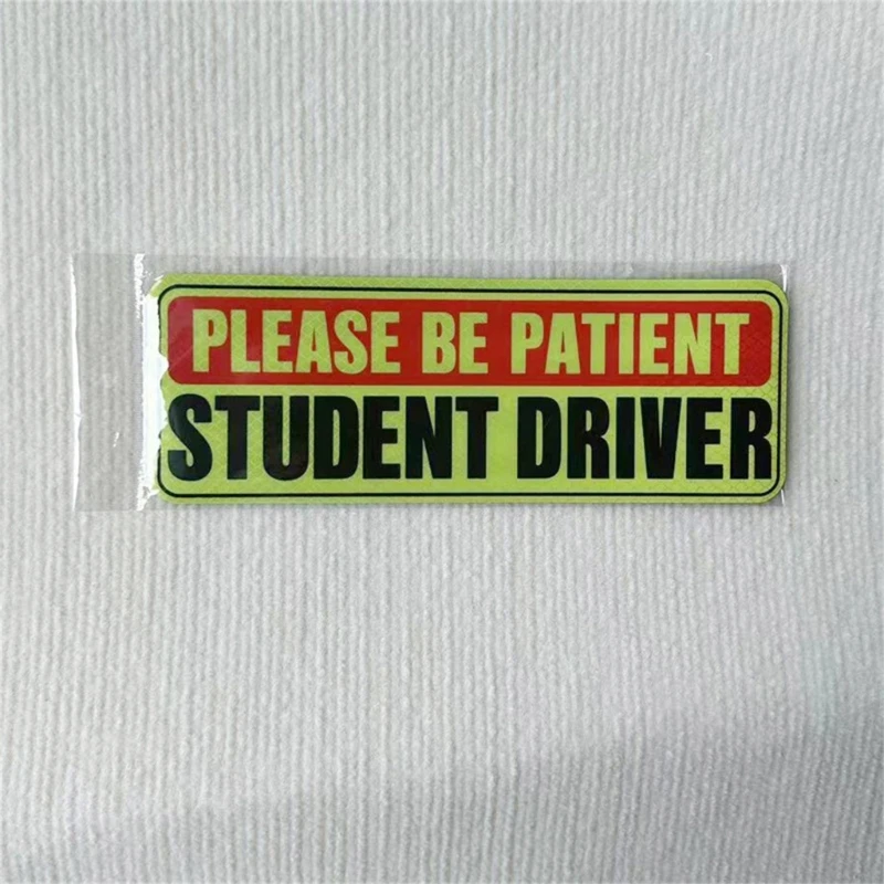 Пожалуйста будьте терпеливы. Магнитная наклейка для студенческого водителя.