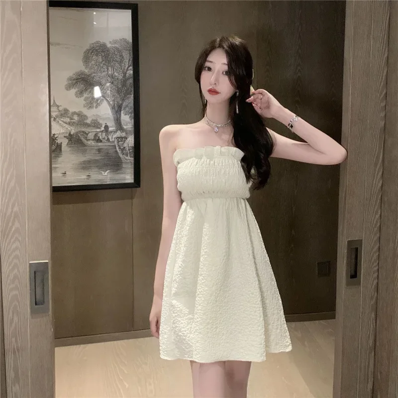 Милое элегантное мини-платье без бретелек женское летнее новое стильное
