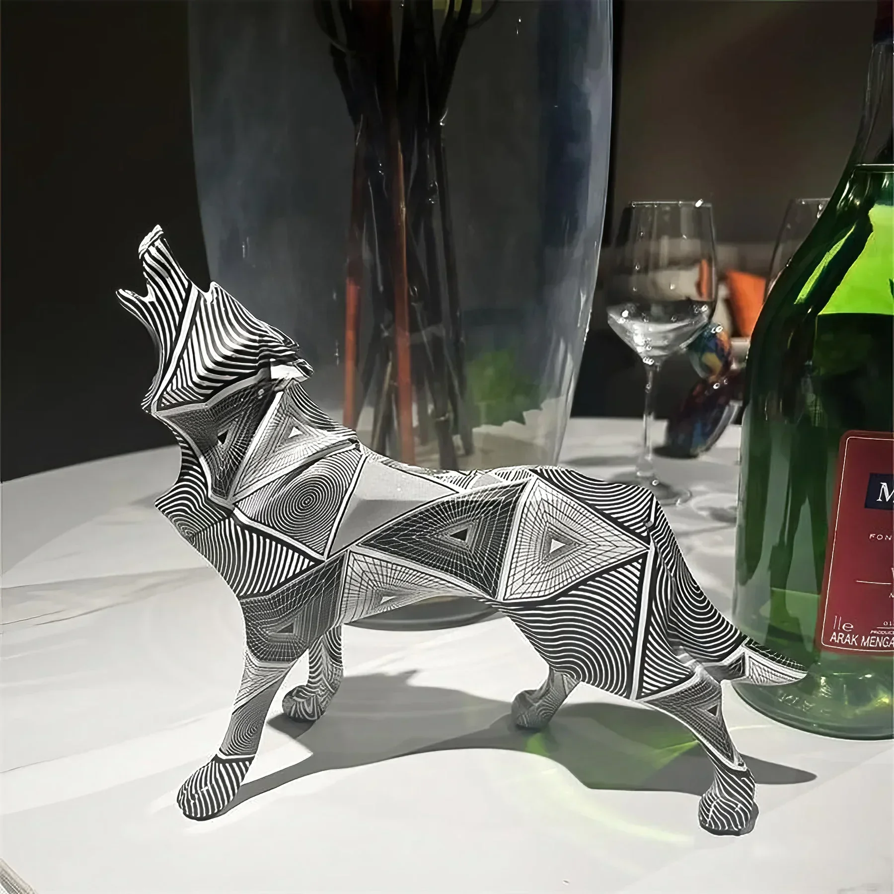 Креативное украшение воющего волка с абстрактным рисунком красочные фигурки