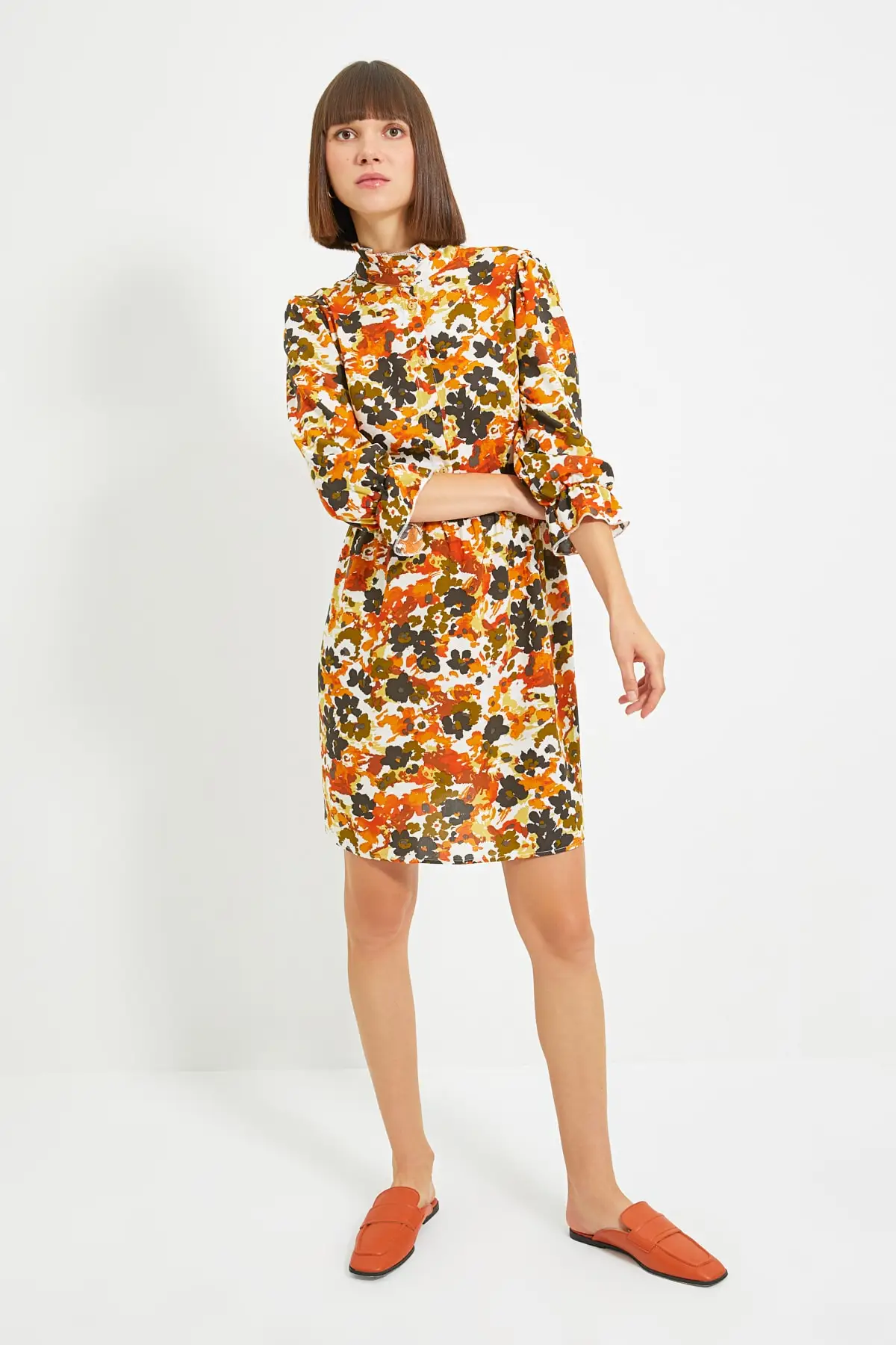 

Trendyol Upright Collar Floral Dress TWOAW22EL0759