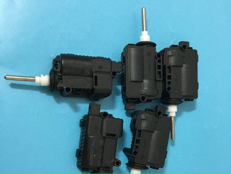 

1 piece oil tank cover lock motor for Opel Astra Zafira Insignia