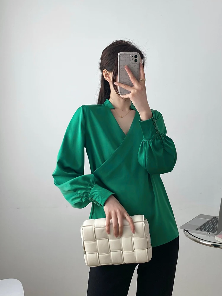 

Women Green V-neck Wrap Shirts 2022 Spring Autumn Loose Puff Long Sleeve Tops Casual Satin Blouses