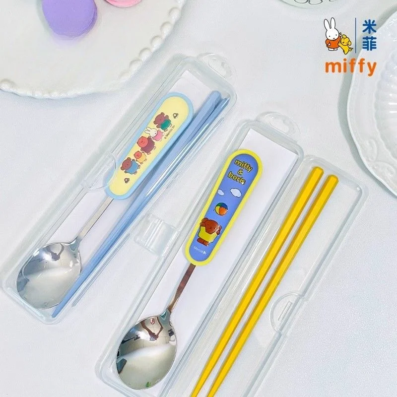 Фото Новый набор столовых приборов Miffy 2026 года: портативный детский набор из нержавеющей стали 304 (ложка и палочки) для ежедневного кормления малышей, высокий уровень эстетики №4