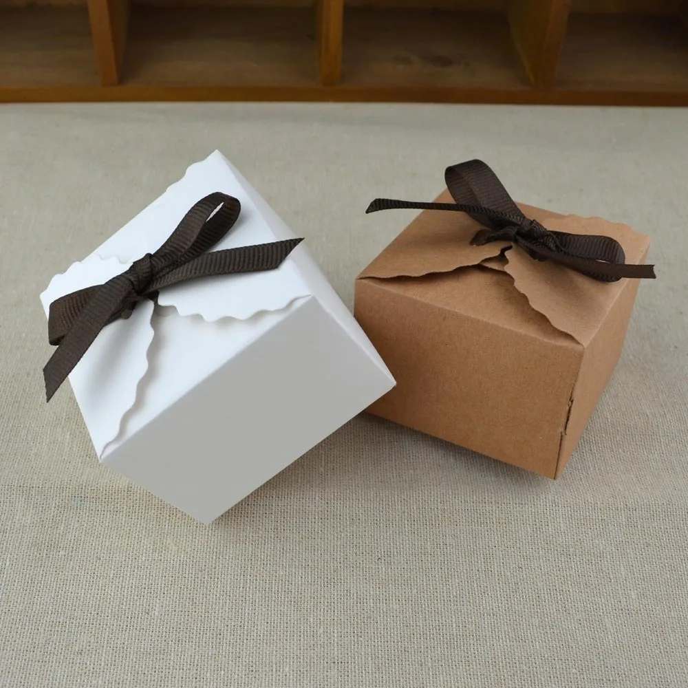 

50 шт. коробка из крафт-бумаги, Свадебная коробка для конфет с лентой, искусственная квадратная Подарочная коробка, для дня рождения, конфет, коробка для упаковки шоколада