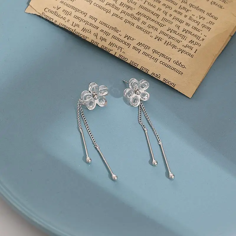 2022 новые модные серьги корейской версии, изысканные маленькие темпераментные серьги с цветами, Свежие высококачественные универсальные серьги